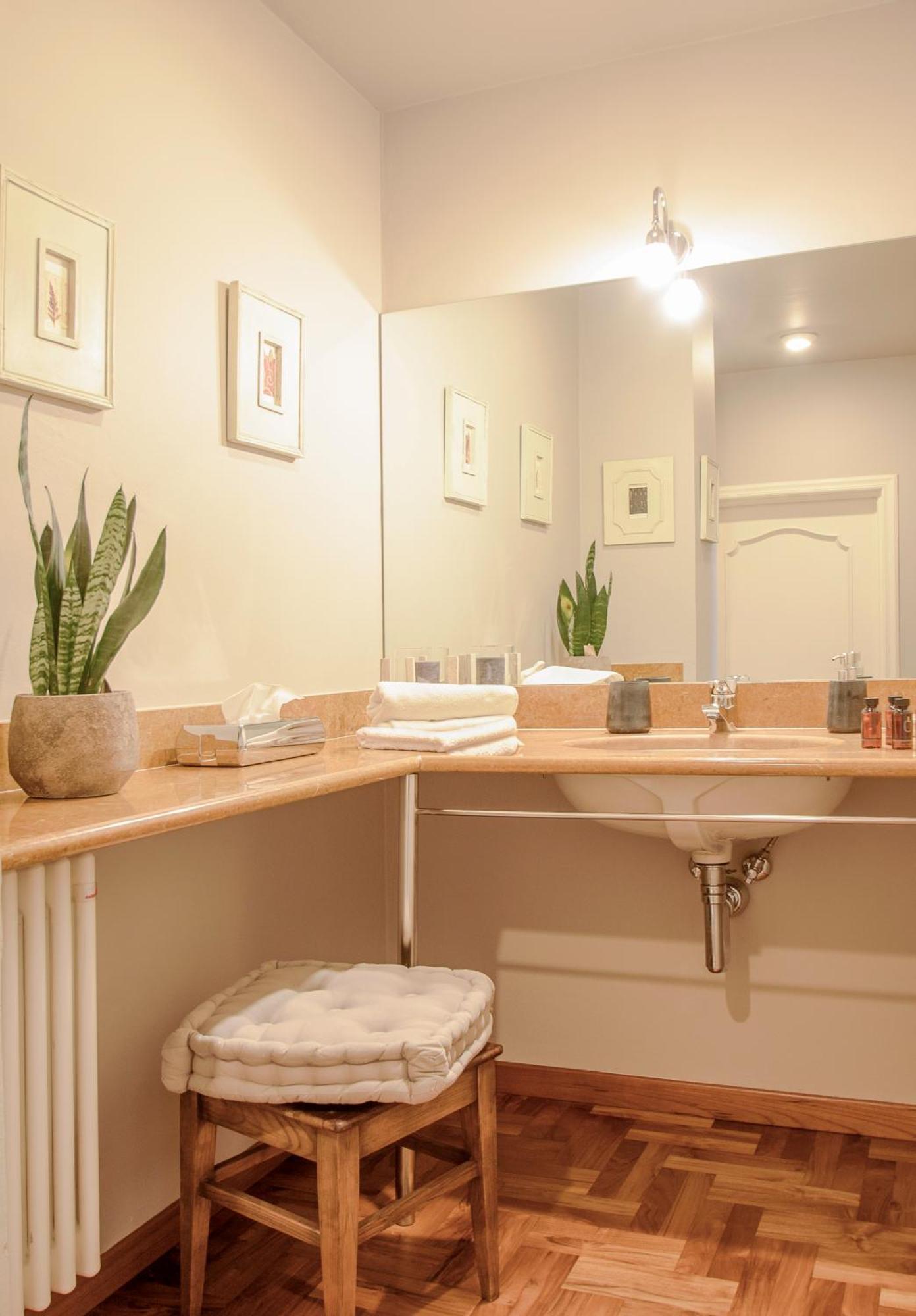 B&B Casa Margot Neive Bagian luar foto